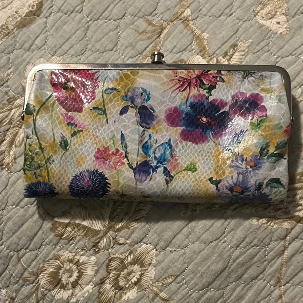 Hobo International Lauren Floral Wallet / Clutch - Picture 1 of 5